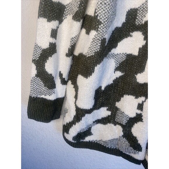 Susina Camo Open Front Long Cardigan Sweater Fuzzy Cozy Soft Army Green M New - Picture 4 of 7